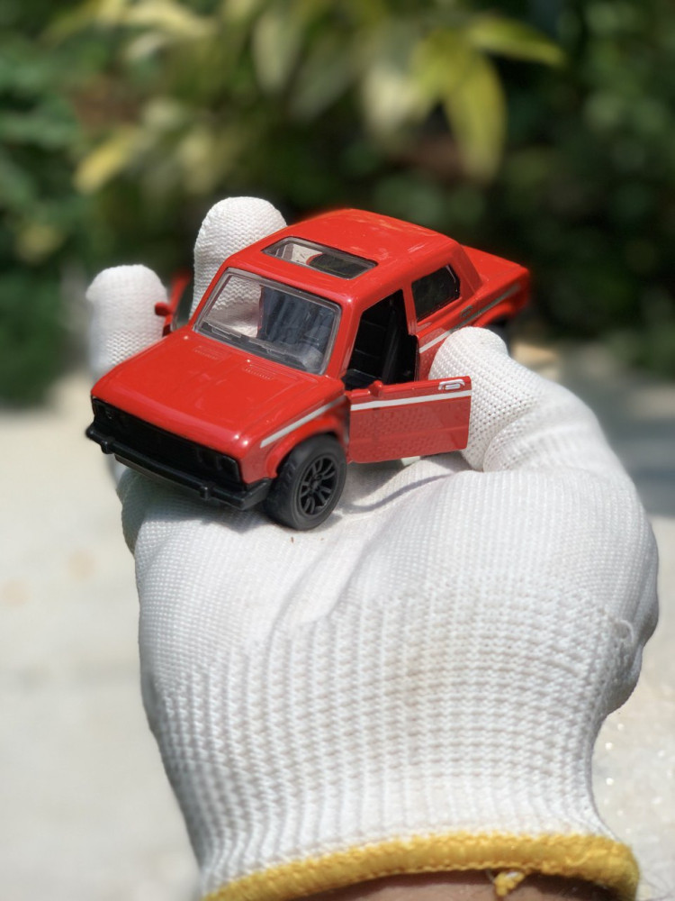 1:36 Scale Lada - Quintuple the Classic Style