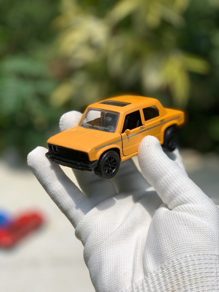 1:36 Scale Lada - Quintuple the Classic Style