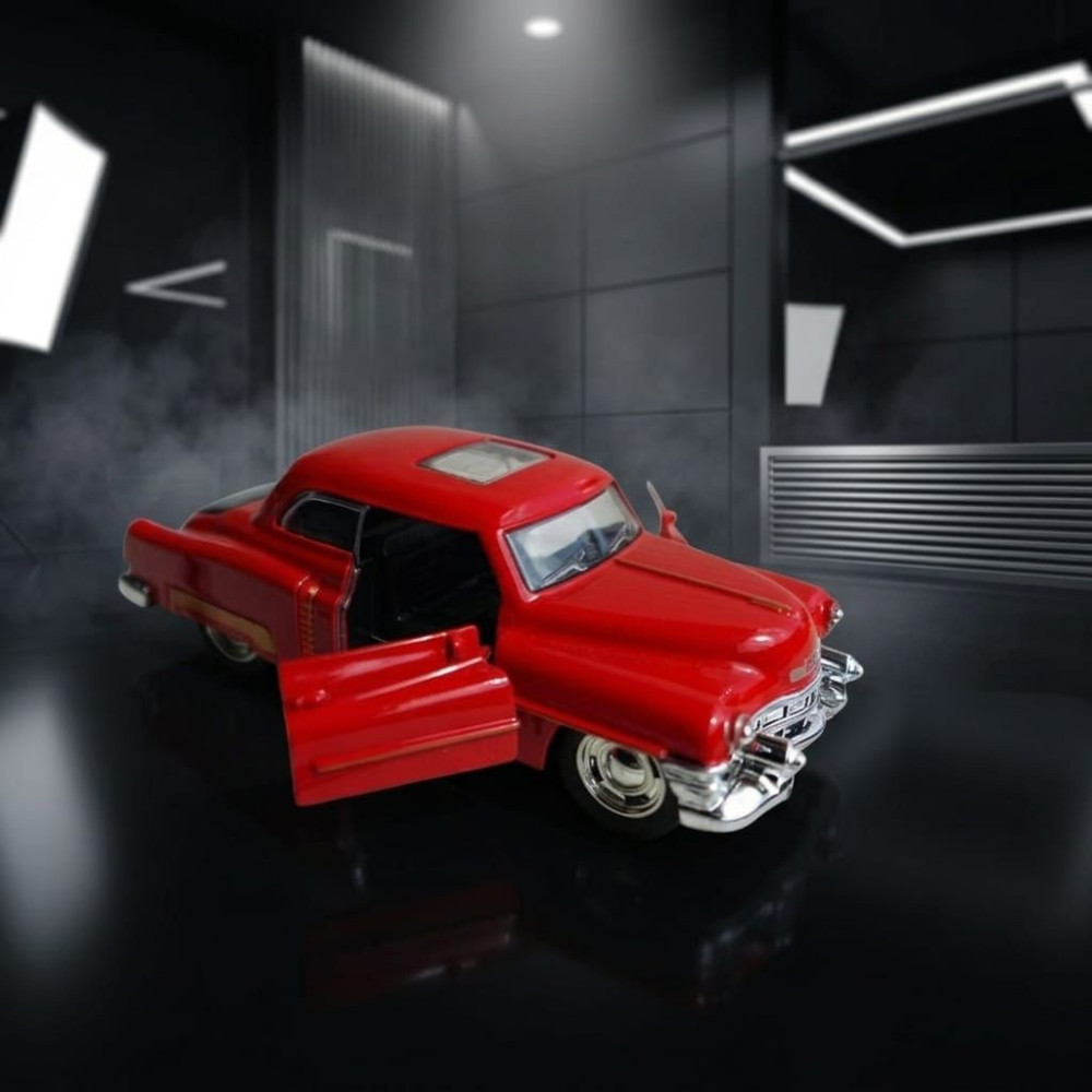 Classic Vintage Luxury: 1:36 Scale Cadillac Diecast Miniature Car Classic Vintage Red