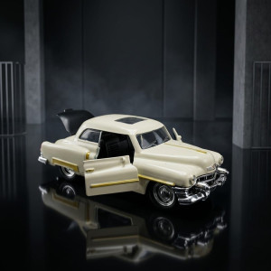 Classic Vintage Luxury: 1:36 Scale Cadillac Diecast Miniature Elegant Pearl Cream White