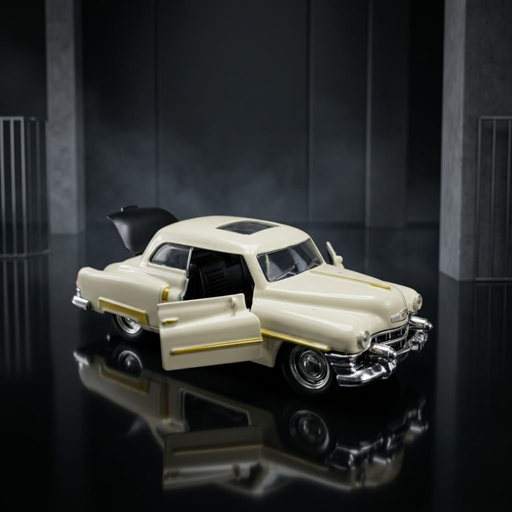 Classic Vintage Luxury: 1:36 Scale Cadillac Diecast Miniature Elegant Pearl Cream White