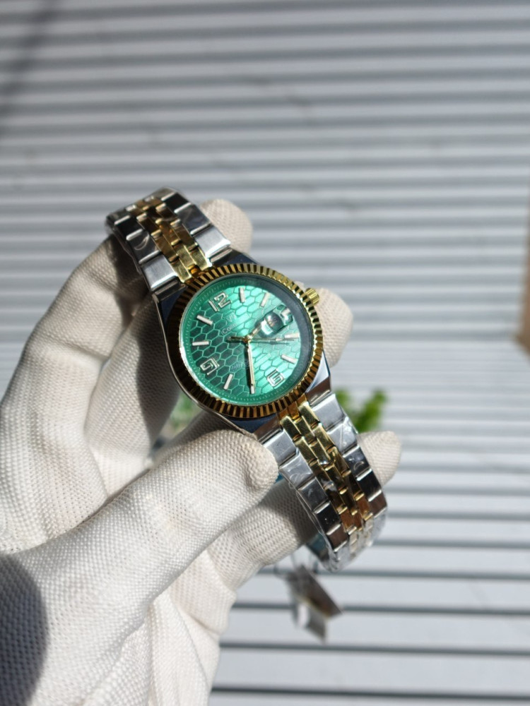 Luxury Dual-Tone Emerald Green Watch for Men – The Ultimate Power Statement