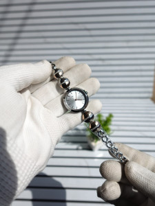 Sophisticated Silver Bracelet Watch for Her – Pure Elegance Reimagined