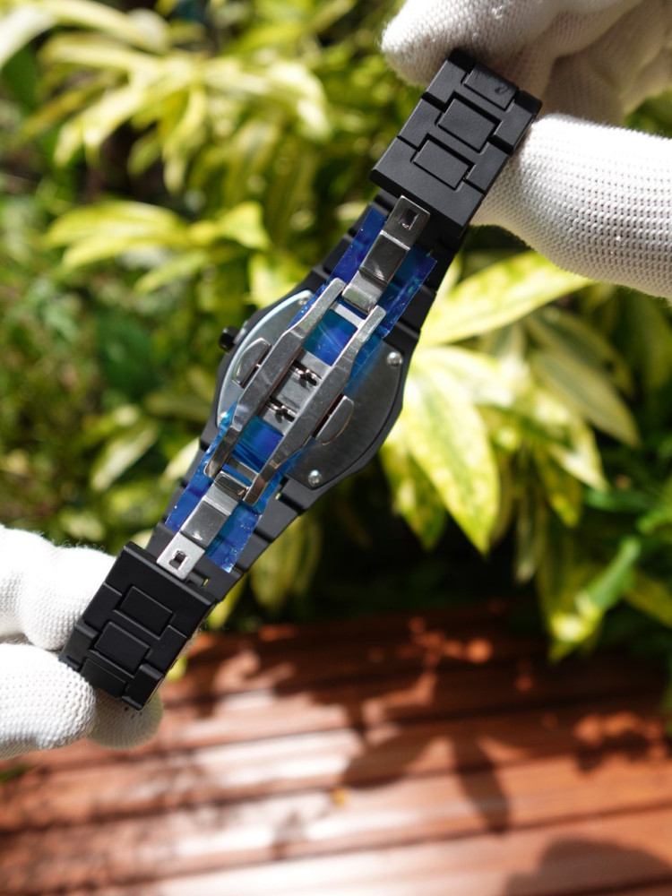 Trending Arabic Aura Watch - Sleek Full Black Analog with Fiber Chain