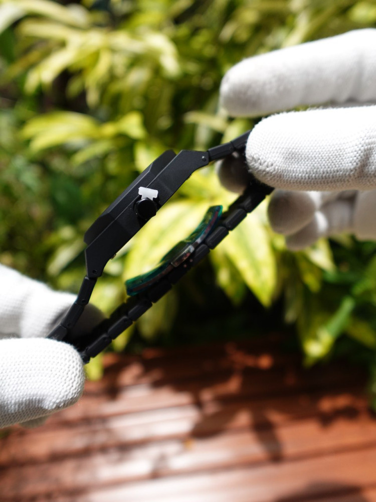 Trending Arabic Aura Watch - Sleek Full Black Analog with Fiber Chain