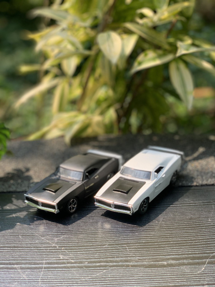 1:36 Scale Vintage Dodge Charger Metal Miniatures