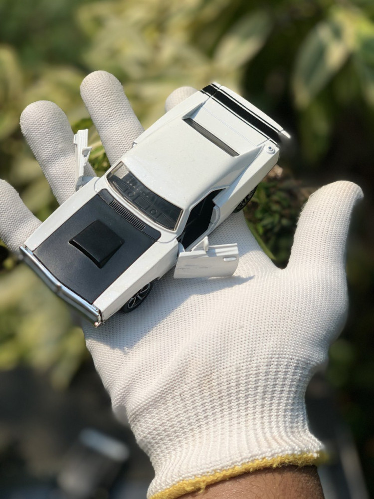 1:36 Scale Vintage Dodge Charger Metal Miniatures