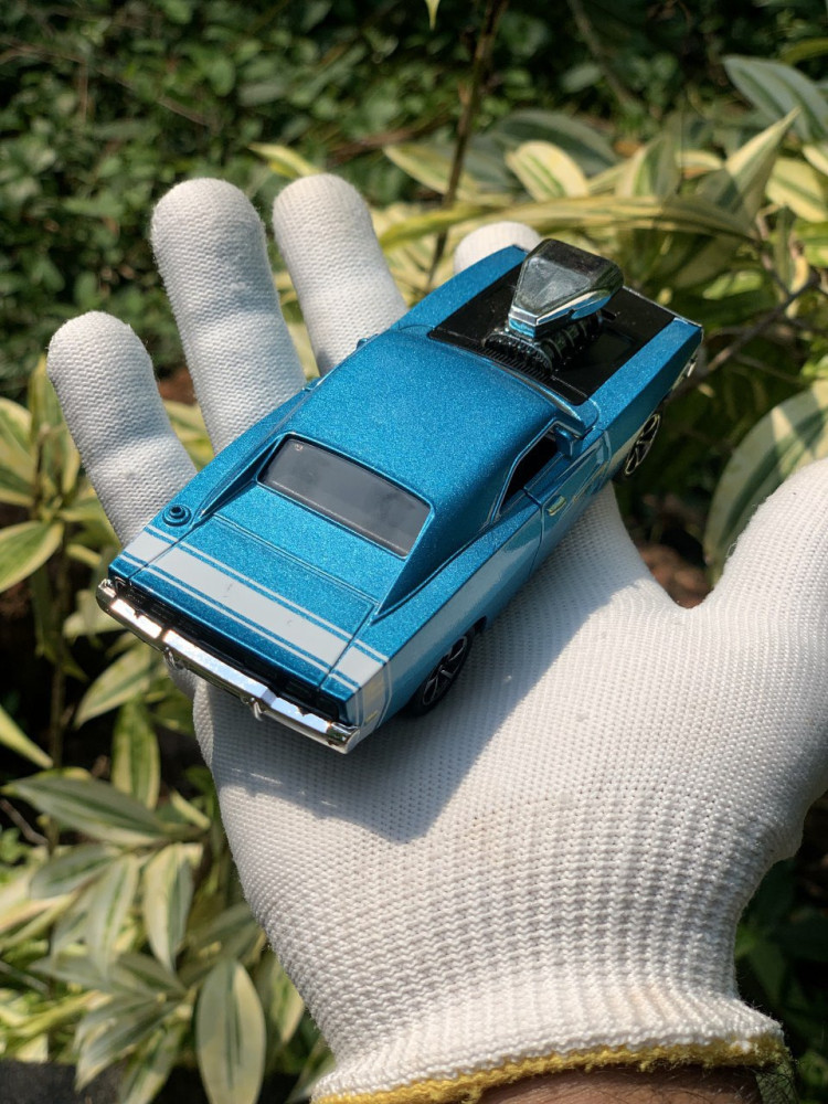 1:36 Scale Vintage Dodge Charger Metal Miniatures